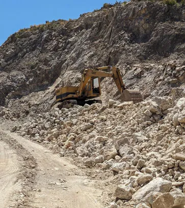 Direct quarry block extraction